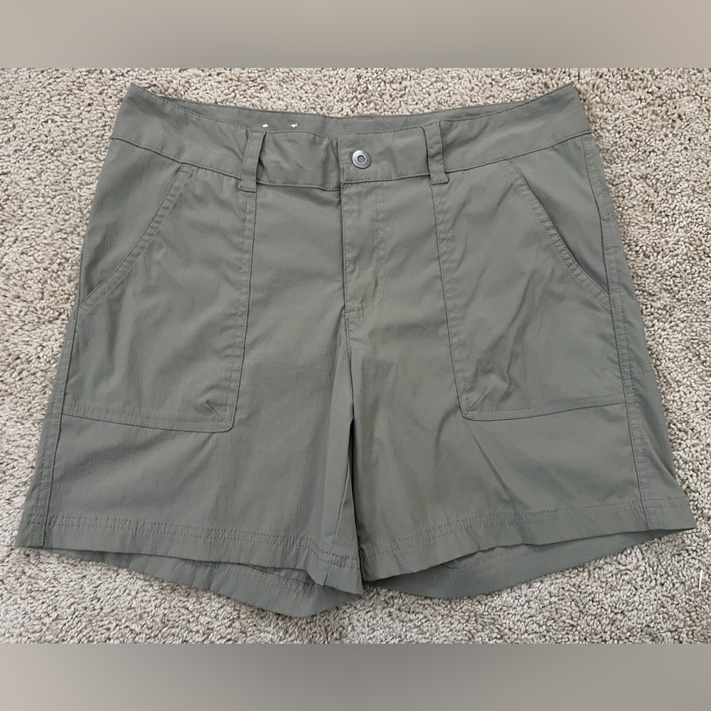 Columbia Shorts Women’s Size 10 Beige Hiking Outdoor Trail